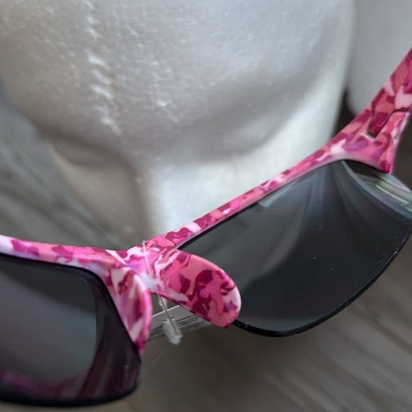 Duck Dynasty A&E Polarized 100% UV protection polycarbonate pink camo sunglasses - Picture 8 of 9